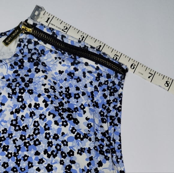 Michael Kors Blue Micro Floral AOP Ruched Fitted Blouse with Cap Sleeves - Picture 5 of 8